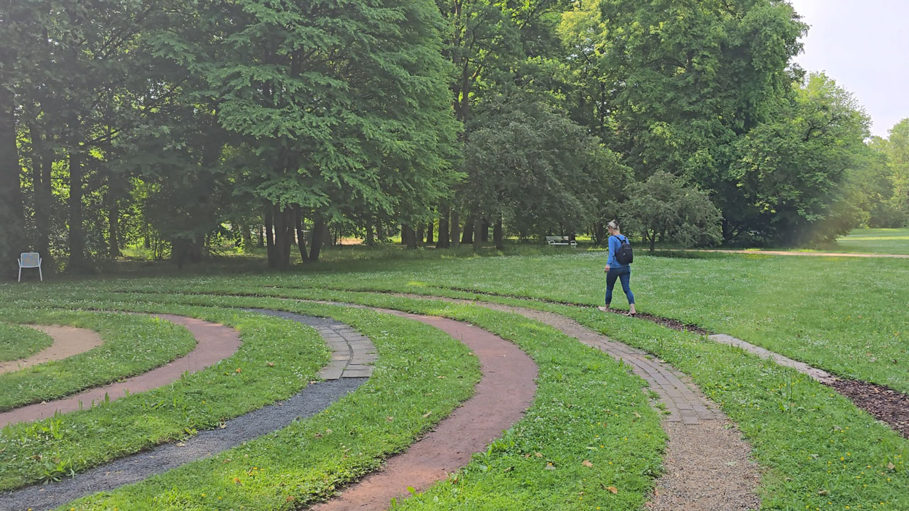 Wir folgen einem Barfu&szlig;pfad in Bad Kissingen