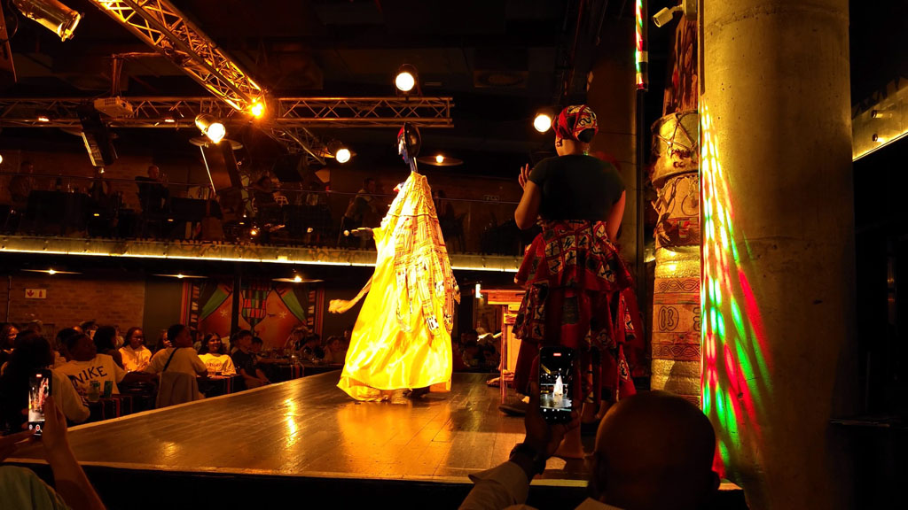 Die Show im Gold-Restaurant