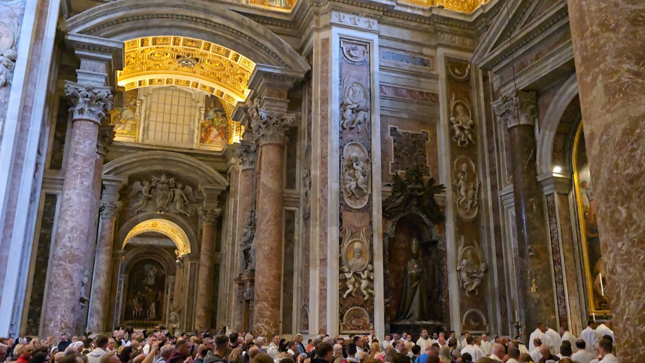 Petersdom und Fontana di Trevi