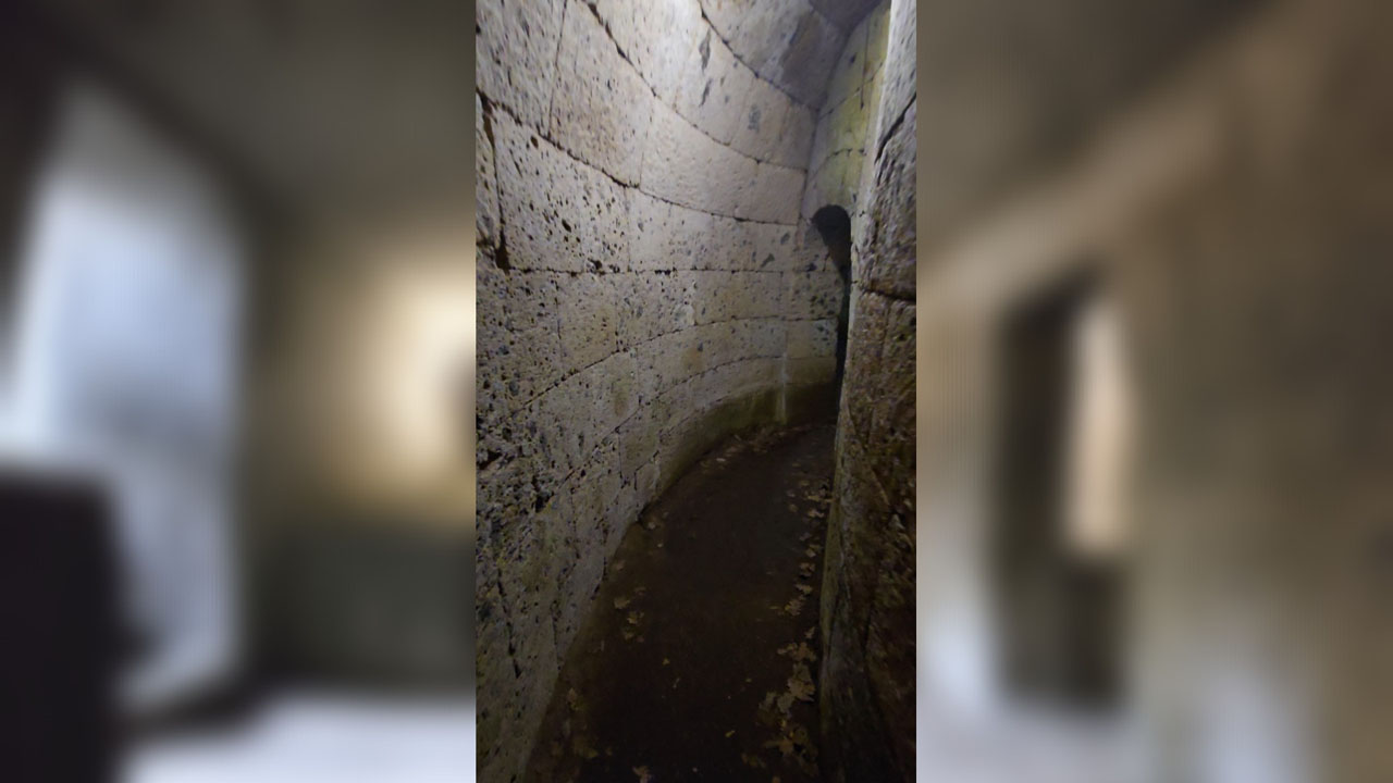 In einem der Gr&auml;ber der Necropoli della Banditaccia bei Cerveteri